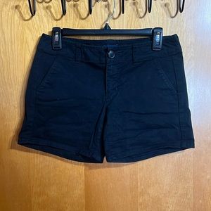 MIDI stretch shorts